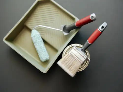 Emulsion&comma; Eggshell&comma; Gloss&colon; Which Paint Should You Use&quest;